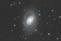Primer plano de la galaxia M95 en Leo